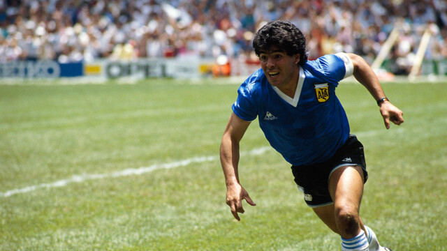 Fostul mare fotbalist Diego Maradona a murit la vârsta de 60 de ani - Imaginea 4