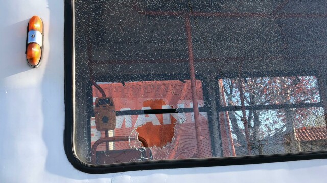 Un tramvai a fost lovit de un glonț, care a trecut prin două geamuri, în București - Imaginea 3