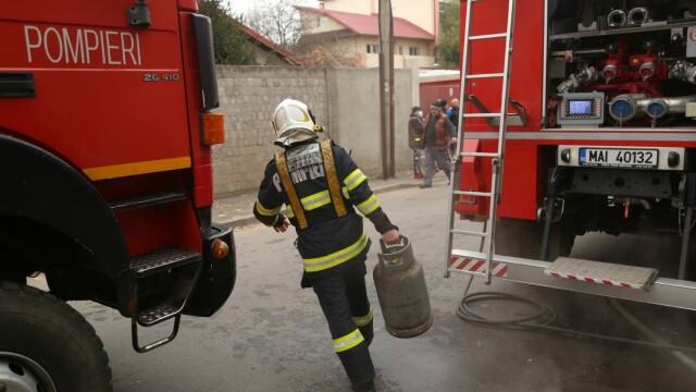 VIDEO. Incendiu uriaș în București. Patru case au fost afectate - Imaginea 5