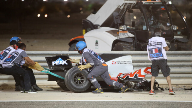 VIDEO. Accident teribil într-o cursă de F1. Romain Grosjean s-a izbit cu monopostul de un parapet - Imaginea 2