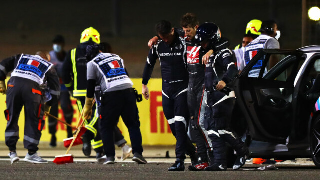VIDEO. Accident teribil într-o cursă de F1. Romain Grosjean s-a izbit cu monopostul de un parapet - Imaginea 3