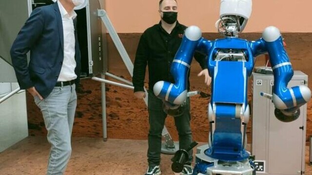 Toro, unul dintre cei mai performanți roboți umanoizi din lume, a fost gândit și dezvoltat de români - Imaginea 1