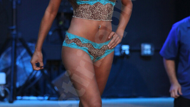 Sexy si provocatoare! Cele mai frumoase femei de pe plaja din Miami! - Imaginea 3