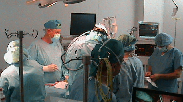 Operatie pe cord deschis realizata in premiera, la Universitatea de Vest “Vasile Goldis” din Arad - Imaginea 3