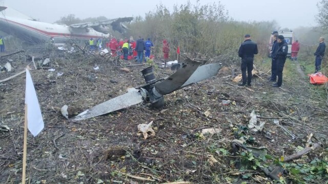 Avion prăbuşit lângă aeroportul Lviv din Ucraina. Ar fi rămas fără carburant - Imaginea 6