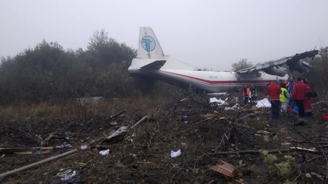 Avion prăbuşit lângă aeroportul Lviv din Ucraina. Ar fi rămas fără carburant - Imaginea 5