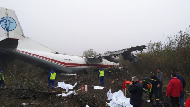 Avion prăbuşit lângă aeroportul Lviv din Ucraina. Ar fi rămas fără carburant - Imaginea 3