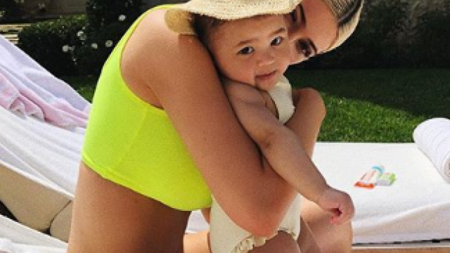 Kylie Jenner și-a surprins din nou fanii pe Instagram. Cum și-a îmbrăcat fiica FOTO - Imaginea 3