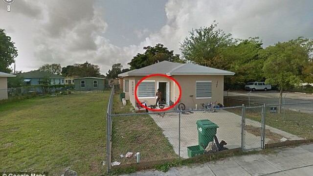 Google Street View a surprins o femeie dezbracata pe veranda din fata casei. FOTO - Imaginea 2
