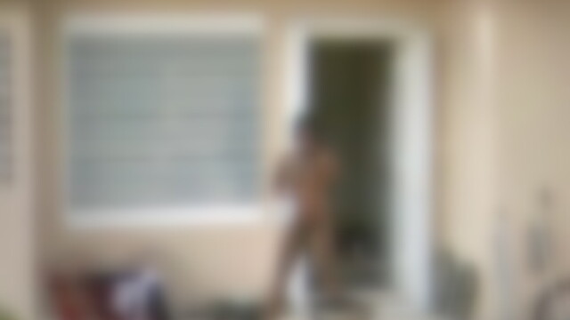 Google Street View a surprins o femeie dezbracata pe veranda din fata casei. FOTO - Imaginea 3