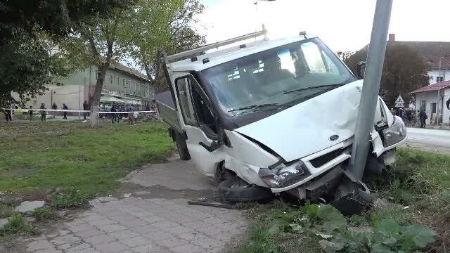Accident mortal în județul Brașov. O bătrână și nepoții acesteia au fost izbiți pe trecerea de pietoni - Imaginea 3