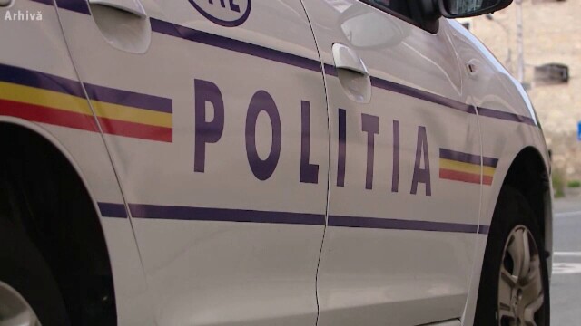Un autoturism a derapat și a intrat într-un autobuz, în județul Sibiu. Două femei au murit. Momentul a fost filmat - Imaginea 1