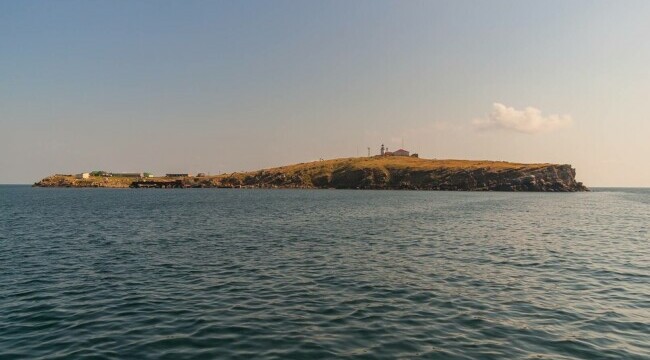 Insula Șerpilor din Marea Neagră