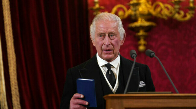 Charles al III lea proclamare oficiala - 6