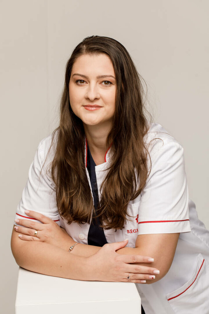 Dr. Alexandra Pîrvulescu, medic navigator în cadrul Centrului de Excelență în Patologia Sânului de la Spitalul Euroclinic
