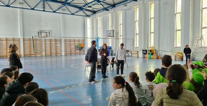 Un spectacol al Teatrului ”Tudor Vianu” din Giurgiu îi învață pe copii cum să lupte împotriva bullying-ului