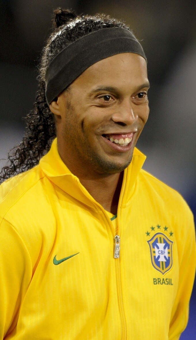 Ronaldinho a fost supus unei operatii de remodelare a ...