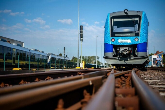 Germany on Wednesday inaugurated the world's first rail line that runs entirely on hydrogen, a major move to decarbonize the rail sector.