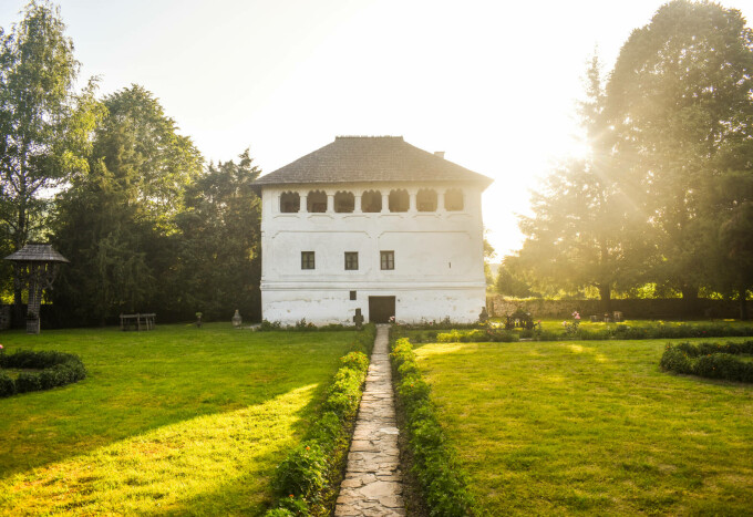 Valcea - obiective turistice