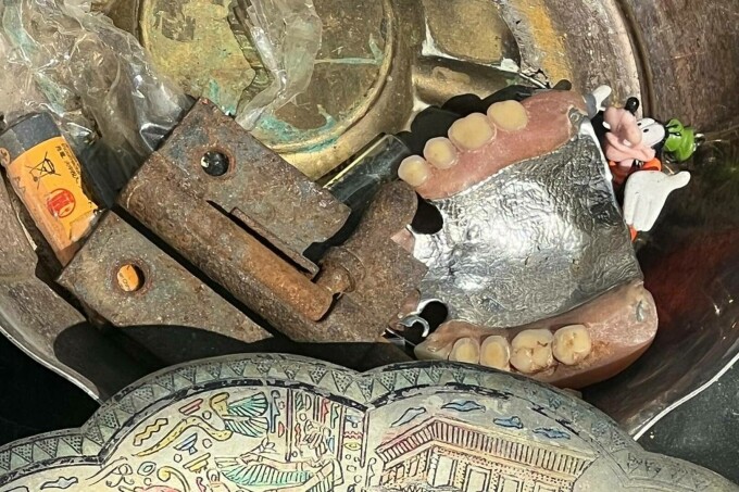 proteza vanduta in targ