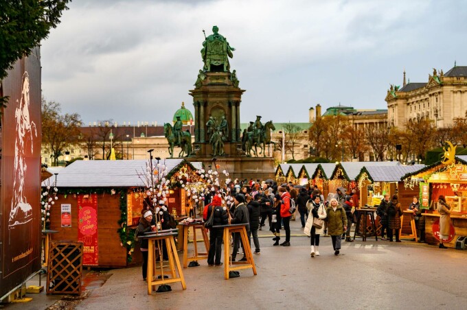 Satul de Crăciun din Maria-Theresien-Platz