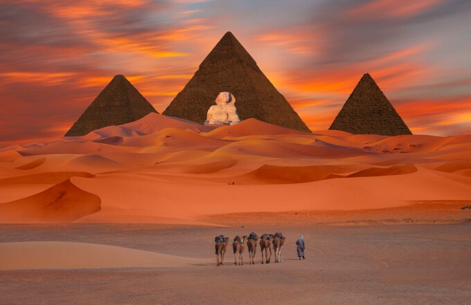 Piramidele din Giza