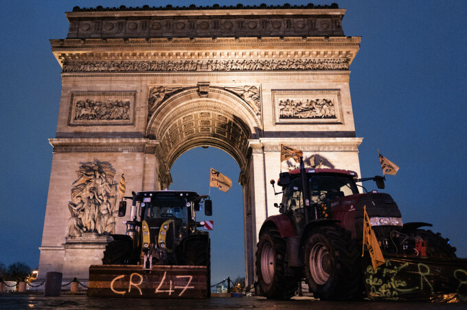 Proteste fermieri Paris