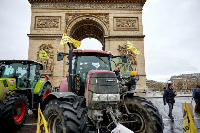 Proteste fermieri Paris