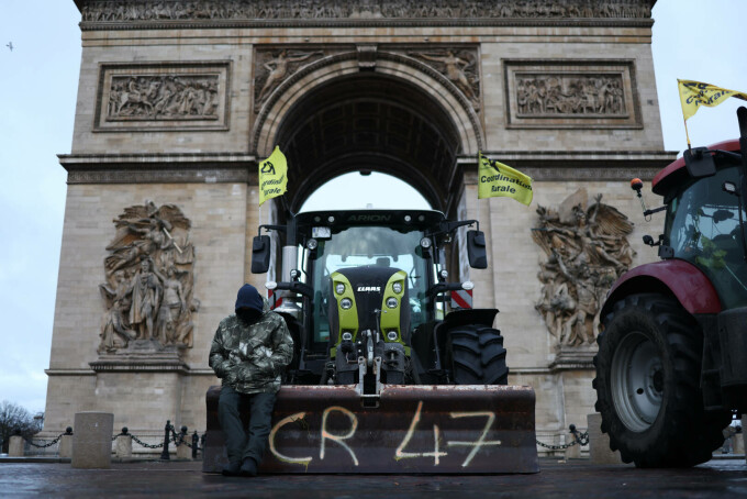 Proteste fermieri Paris