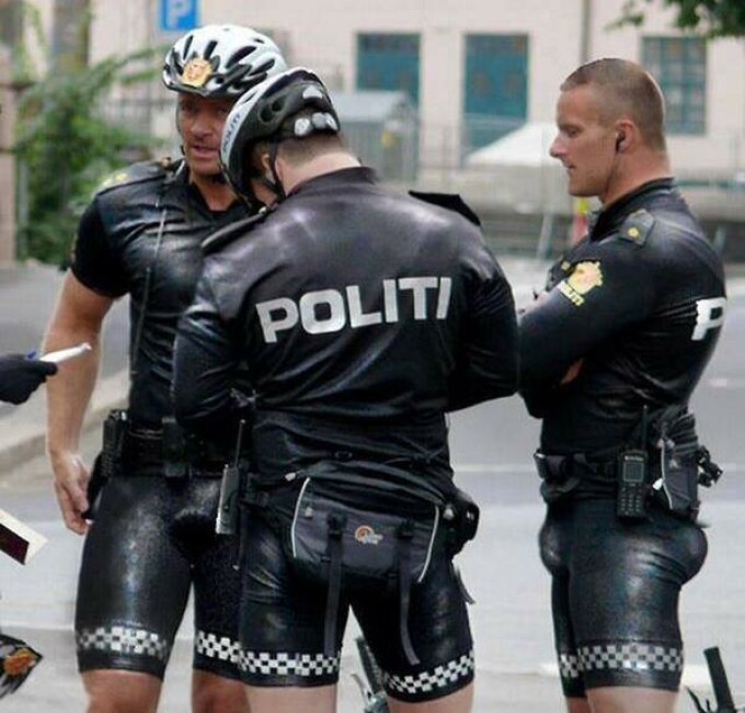 drag Citizen surely Lectie de stil pentru Politia Romana. Cum arata uniforma de vara a  politistilor din Norvegia - Stirileprotv.ro