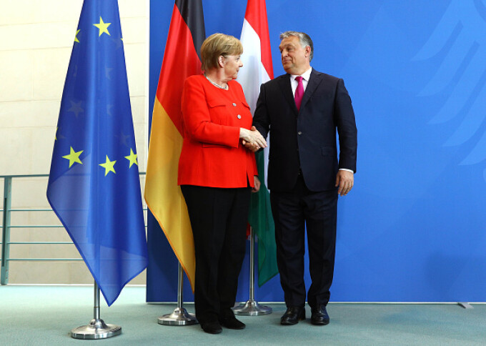 Angela Merkel, Viktor Orban