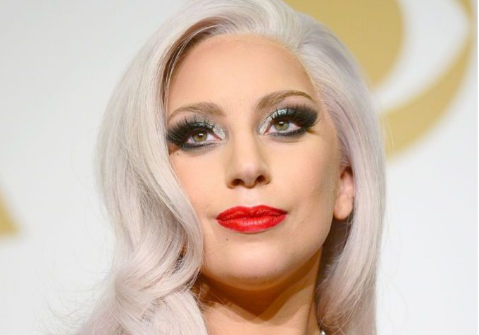 boala articulației doamnei Gaga