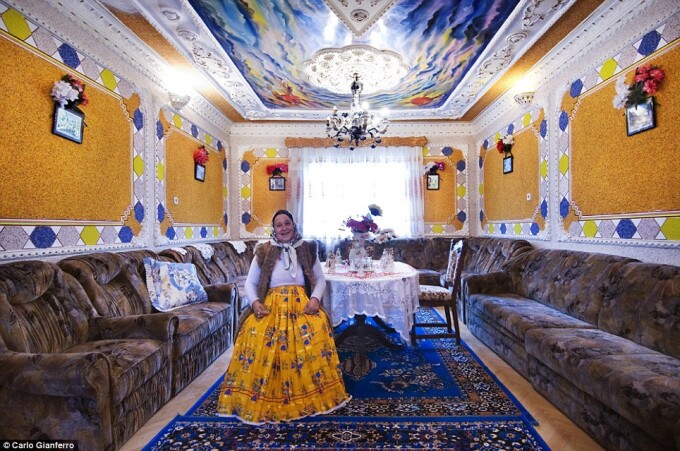 Imagini Uimitoare Din Palatele Romilor Din Romania Si Moldova