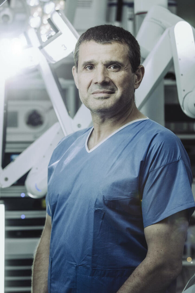 Prof. Dr. Cătălin Copăescu, Chirurg de Excelență în Chirurgia Robotică