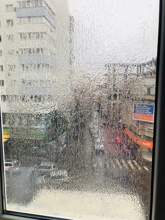 Freezing Rain In București Imagini Cu Ploaia Inghețată Care A