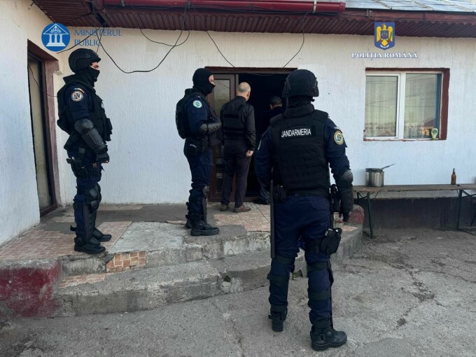 Arme și muniții