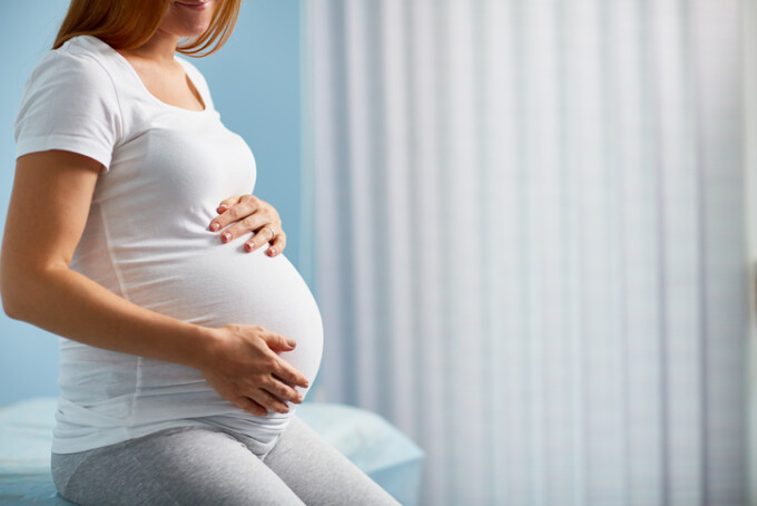 Modelul de cercetare Femeie gravida Senior intalnire Paca