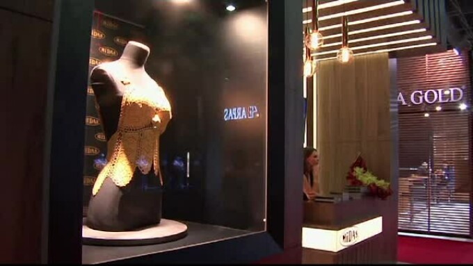 Vestă din aur de 90.000 de dolari, târgul de bijuterii din Istanbul -