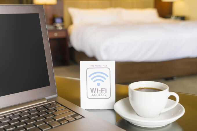 Surface este conectat la o rețea wireless, dar conexiunea Wi-Fi este limitată sau nu funcționează
