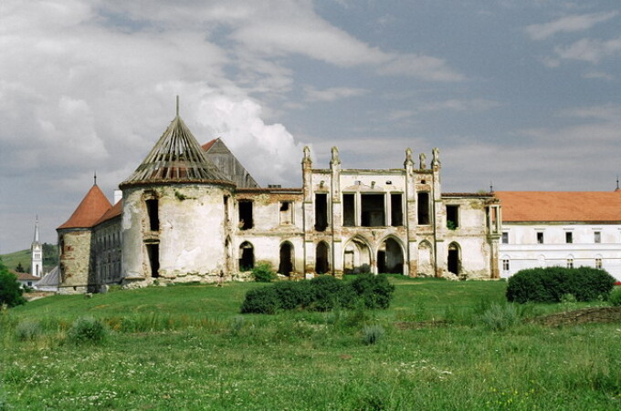 Cetatea din Alba Iulia va rasuna pe acorduri de folclor autentic si filme de arhiva