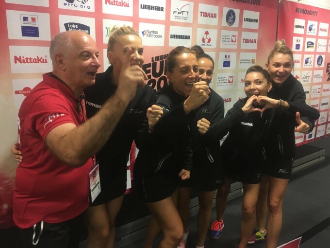 Echipa femină de tenis de masă a României Echipa femină de tenis de masă a României