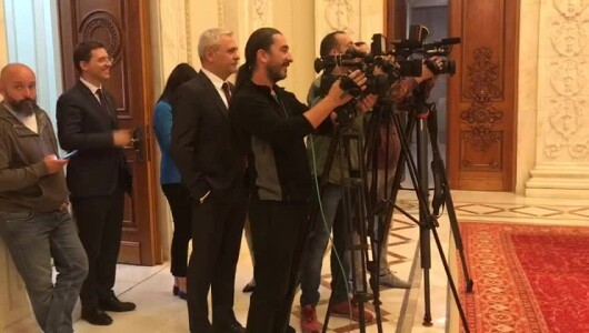 Ce Făcea Dragnea In Spatele Unor Jurnaliști Comportament Bizar Al