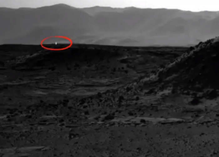 Explicatia data de NASA pentru punctul luminos fotografiat pe Marte! VIDEO