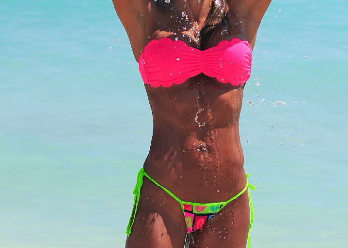 Ea este regina fitness-ului: Jennifer Nicole Lee, aparitie incendiara la plaja: FOTO
