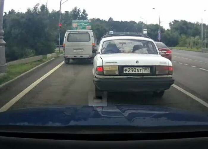 ASA se EVITA un accident: CEA mai BUNA reactie pe care o poate avea un SOFER! VIDEO