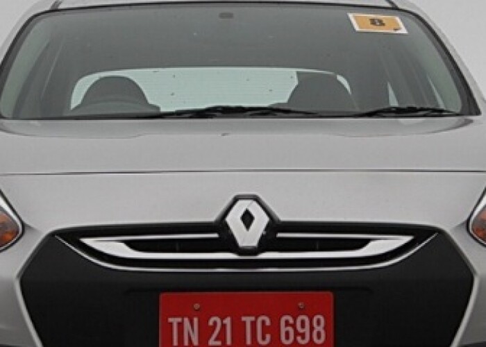 Acesta este primul VIDEO cu masina care ar putea inlocui Loganul. Uite cum arata noul model Renault