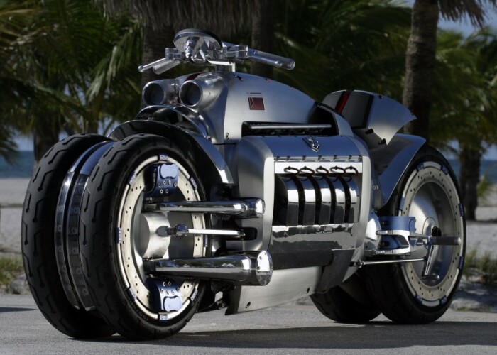 Cea mai rea motocicleta din lume e gata de productie! Are motor de Viper si a durat 10 ani sa fie construita!