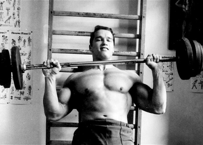 Cat de bine arata Arnold Schwarzenegger la 66 de ani: Merge la antrenamente cu fiul lui! FOTO