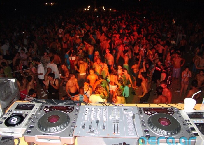 Summer Well, A giant party in Bucuresti, multe petreceri in aer liber si filme noi: Ce facem in weekend