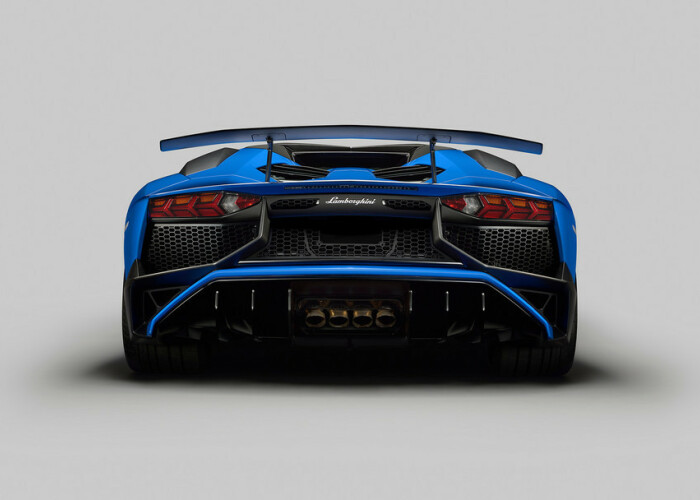 Ce faci atunci cand ai construit cel mai rapid Lamborghini din istorie? Construiesti unul si mai rapid! FOTO